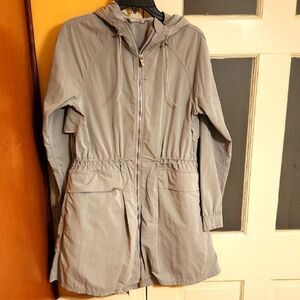Lululemon Gray Hooded Rain Jacket Size 6/8